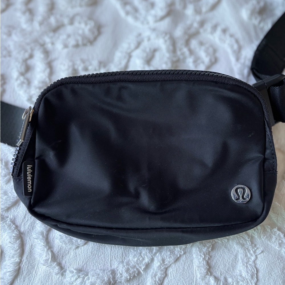Lululemon Everywhere Belt Bag 1L